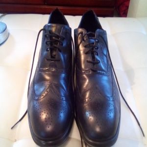 Rockport leather business/dress shoes
